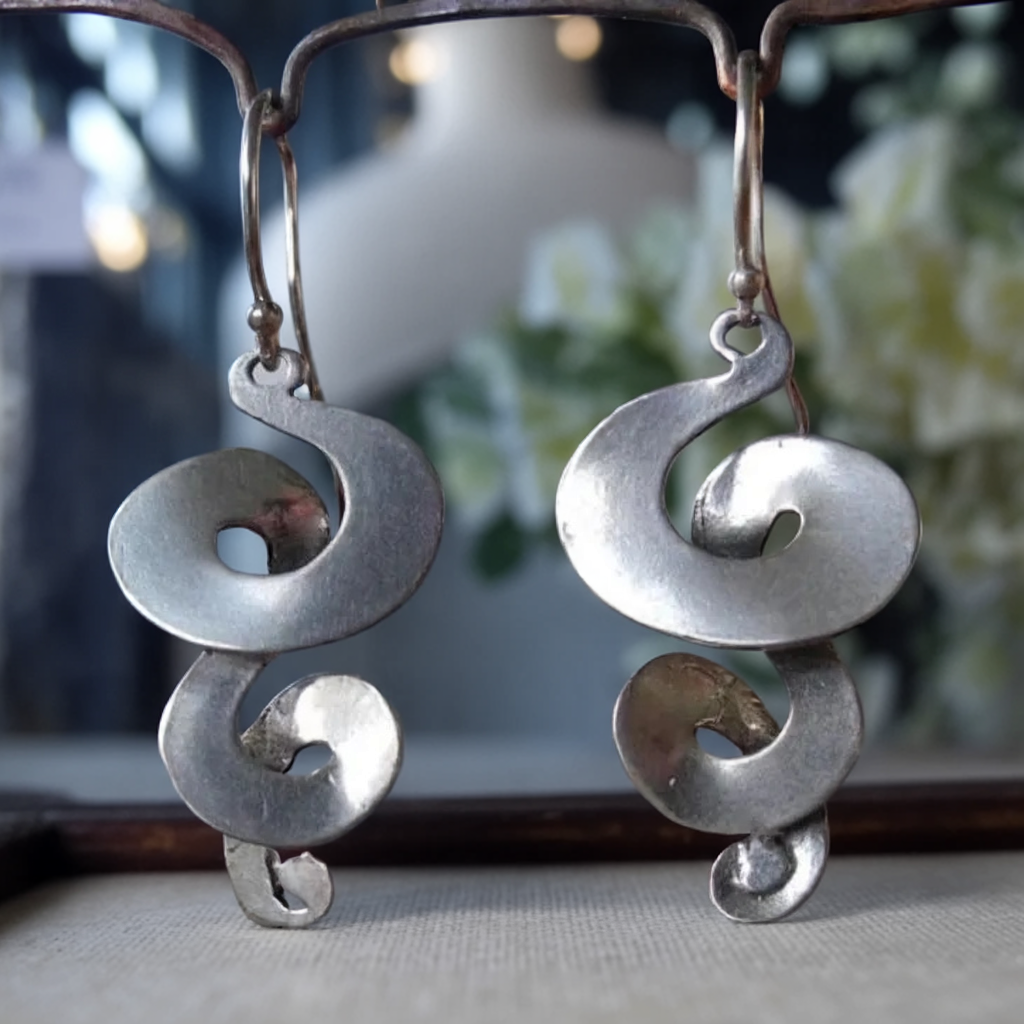 Pendientes de plata vintage en espiral