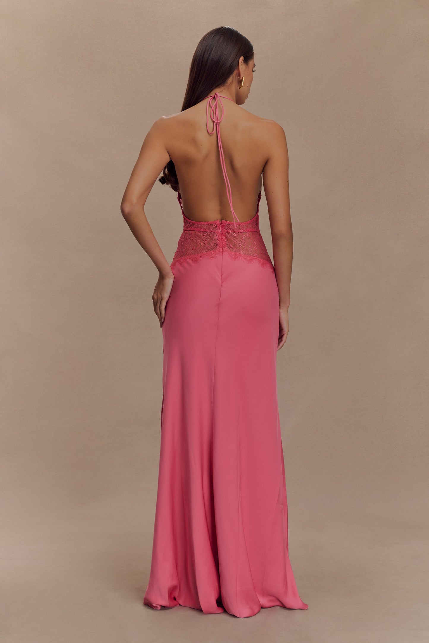 Kalira™ | Vestido largo de encaje satinado
