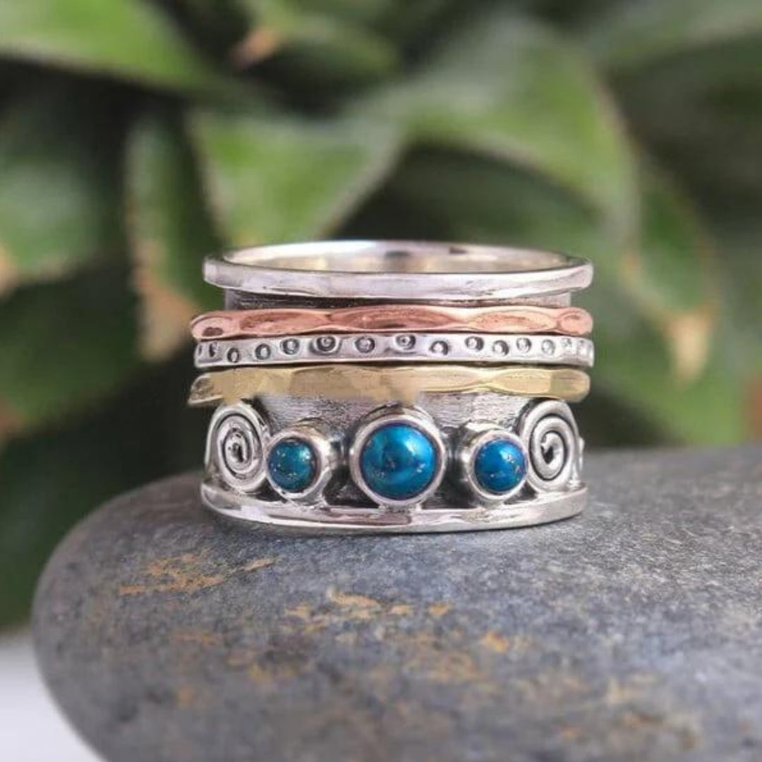 Anillo bohemio con zafiro