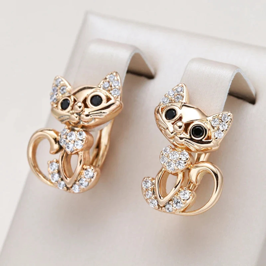 Elegantes pendientes con circonitas Kitty
