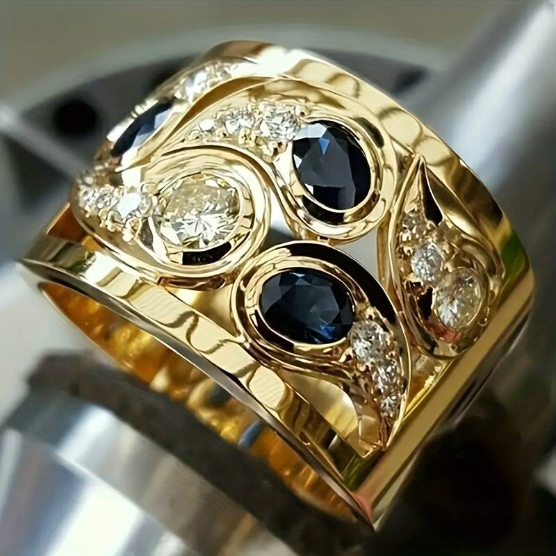 Anillo vintage de circonita con incrustaciones doradas