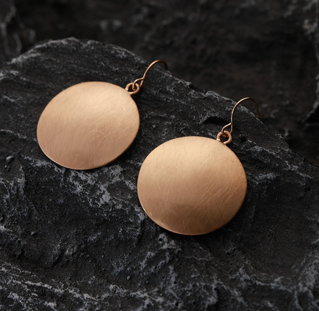 Pendientes vintage de oro con placa