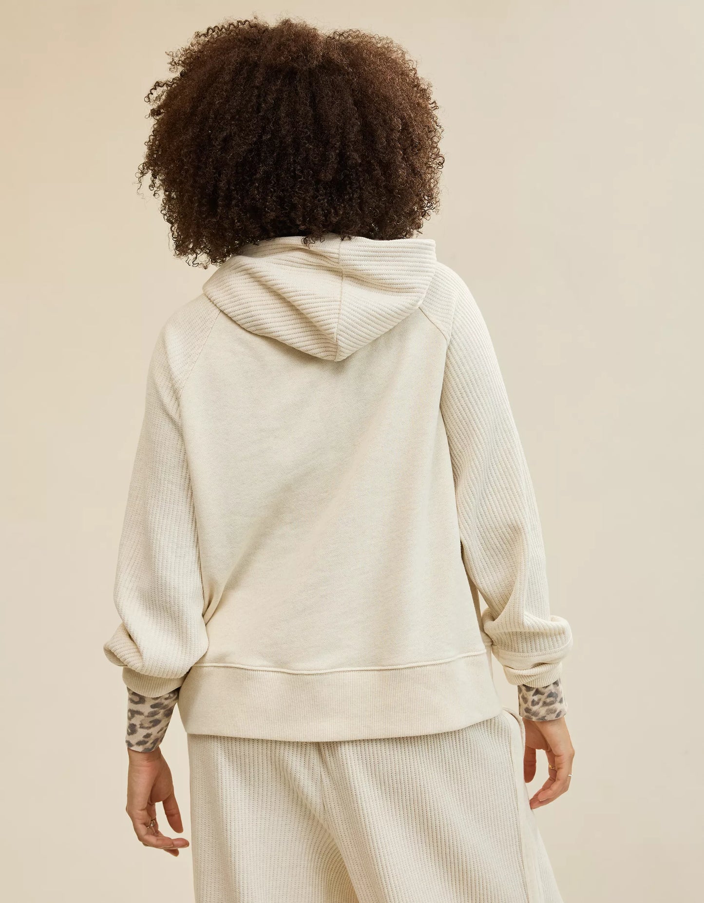 Conjunto Essential Waffle con sudadera y pantalón