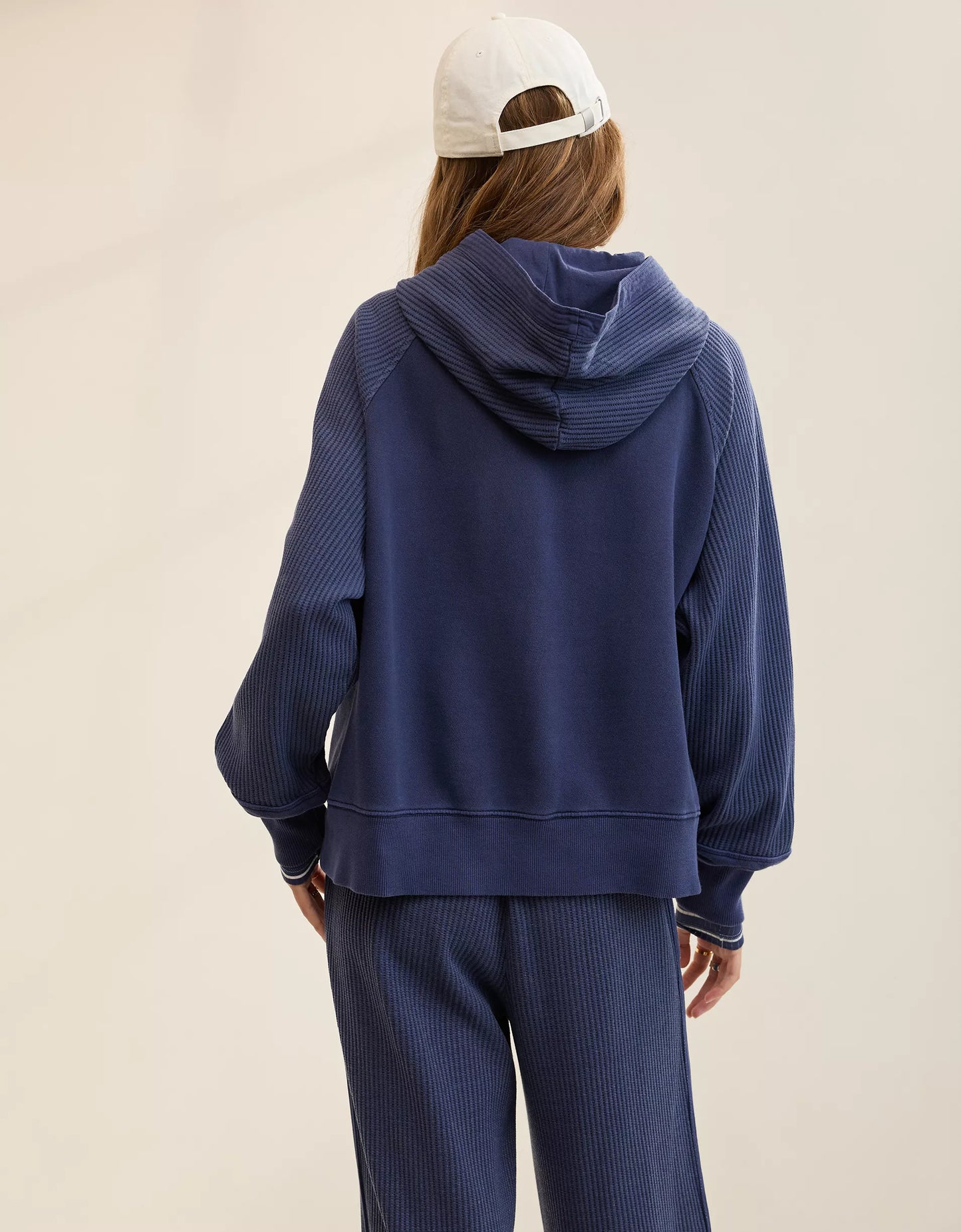 Conjunto Essential Waffle con sudadera y pantalón