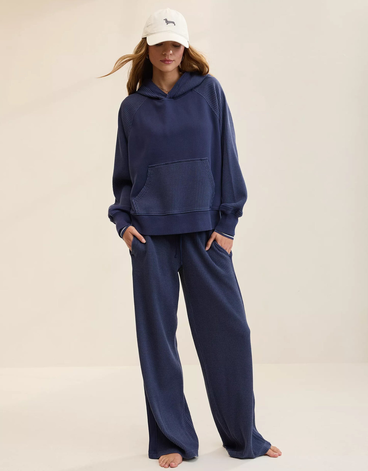 Conjunto Essential Waffle con sudadera y pantalón