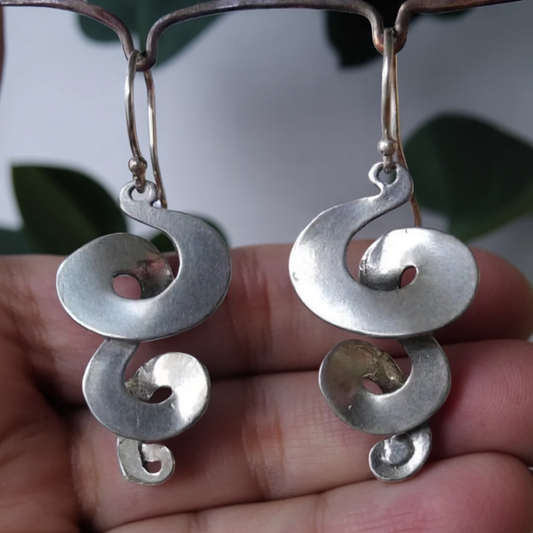 Pendientes de plata vintage en espiral 