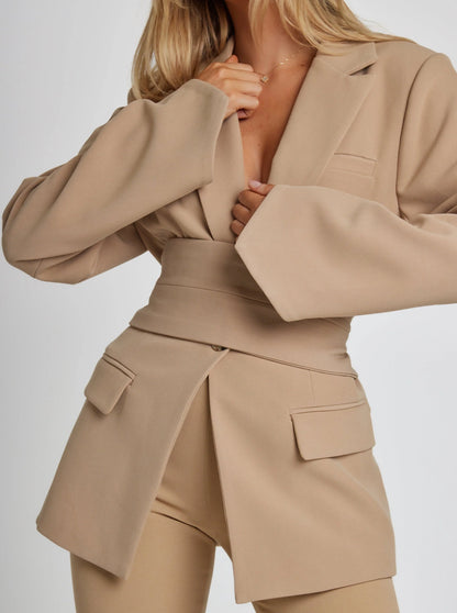 Amara™ | Blazer con cinturón