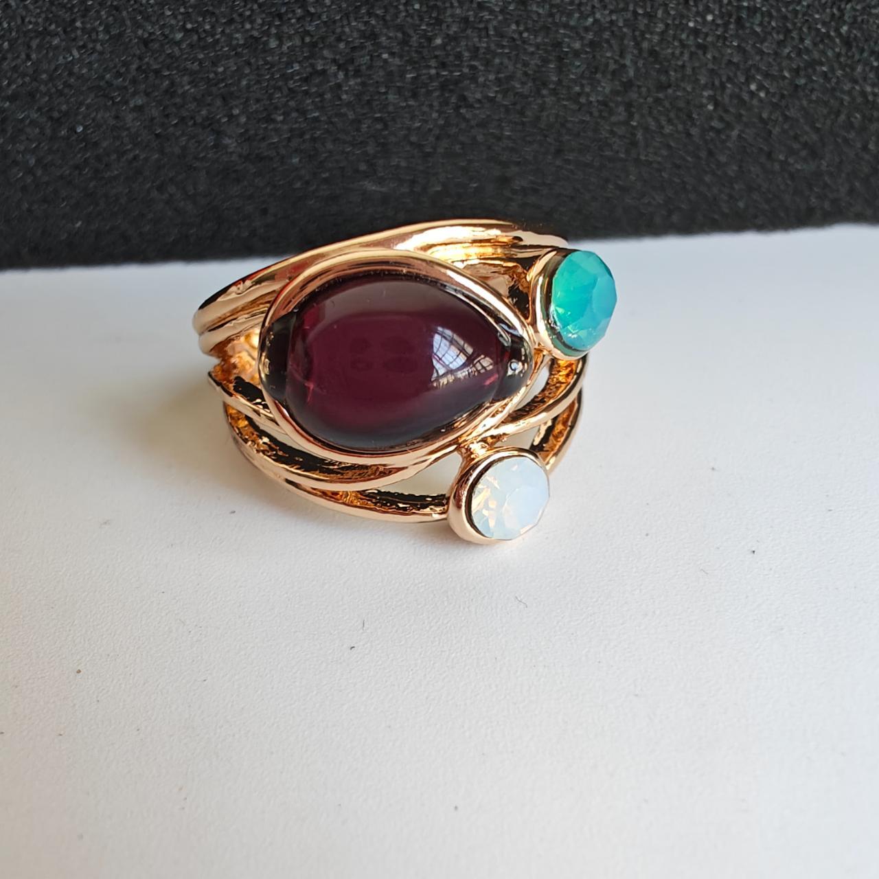 Anillo vintage con piedra lunar azul 