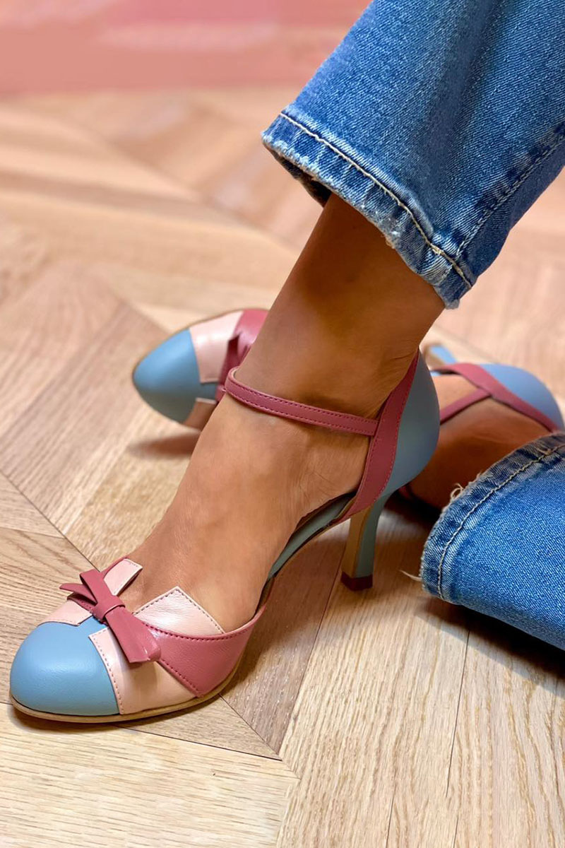 Bellarosa | Sandalias coloridas con nudo y tira, punta redonda 