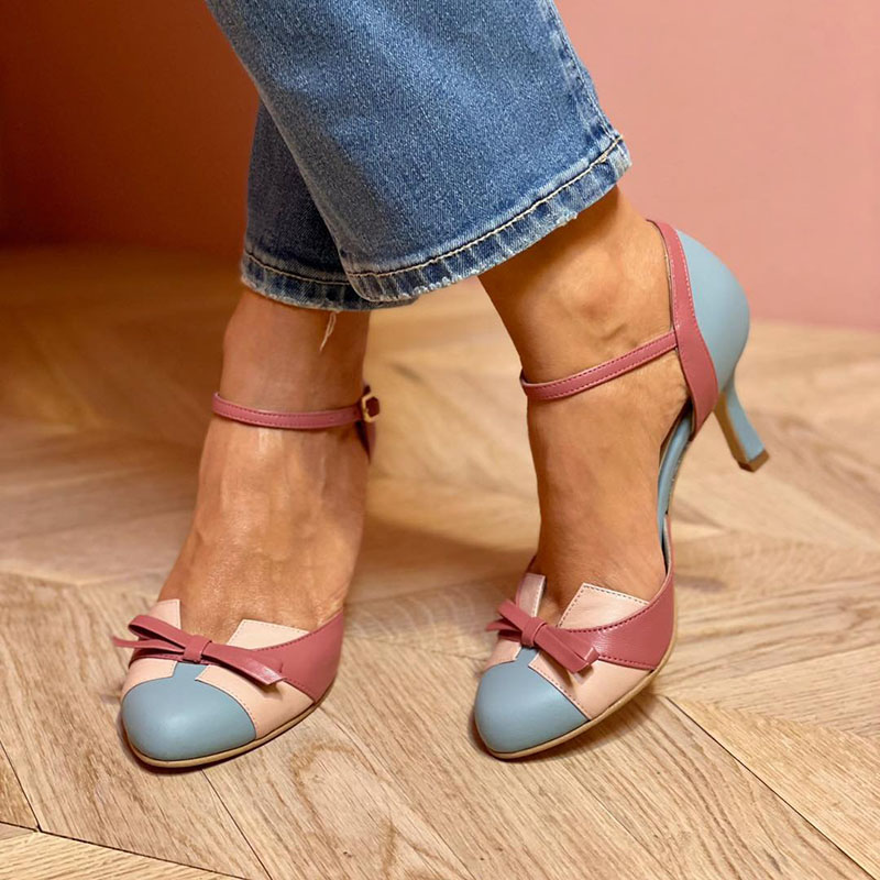 Bellarosa | Sandalias coloridas con nudo y tira, punta redonda 