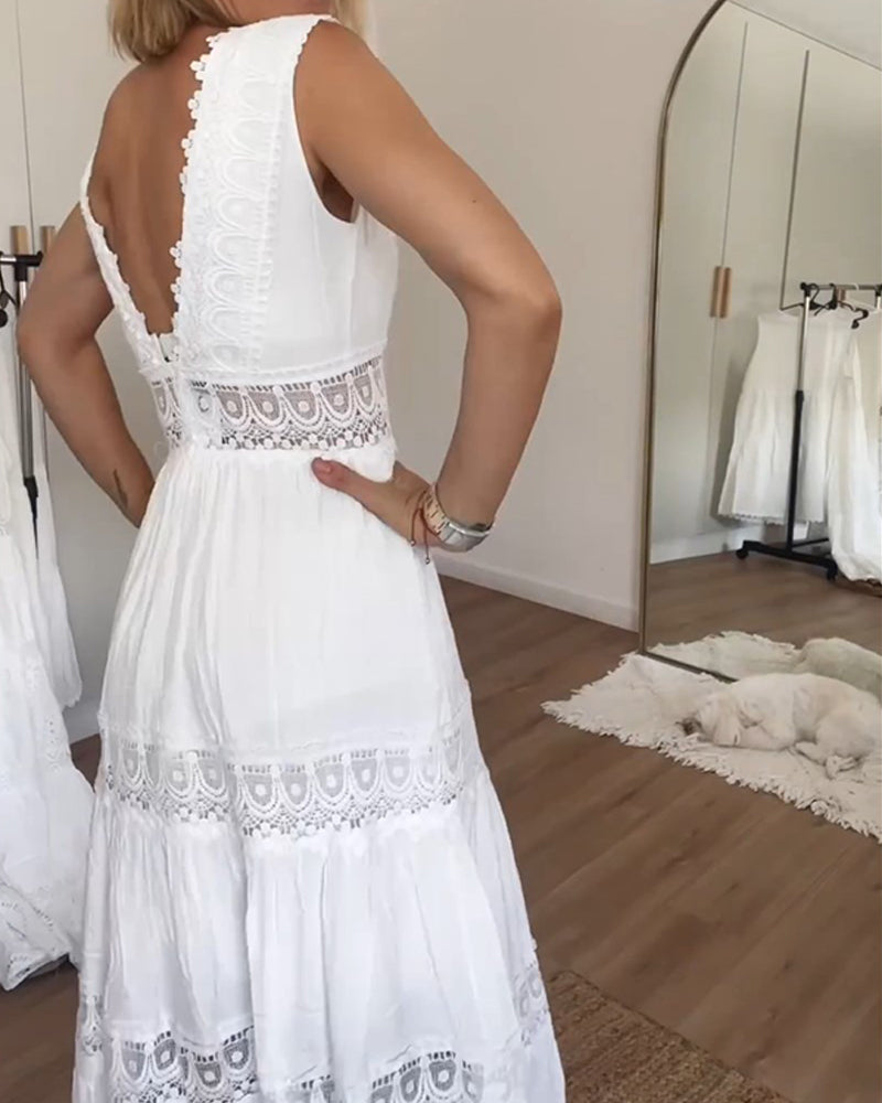 Kim | Vestido de encaje con escote en V (Casi agotado) 
