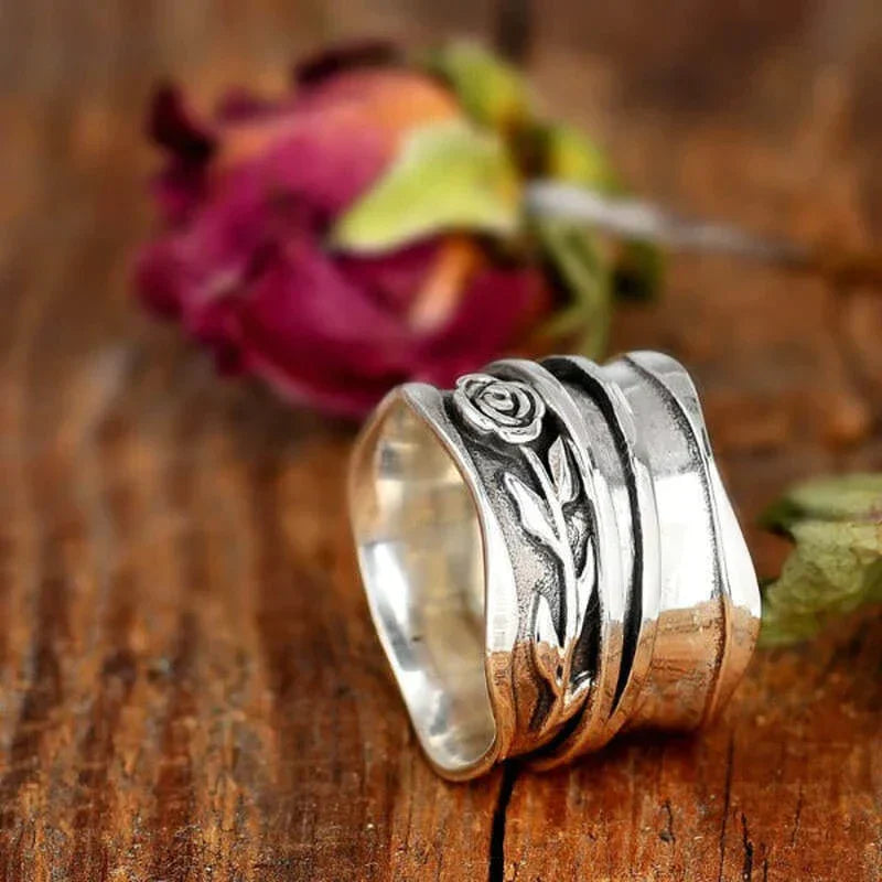 Anillo vintage de plata con flor