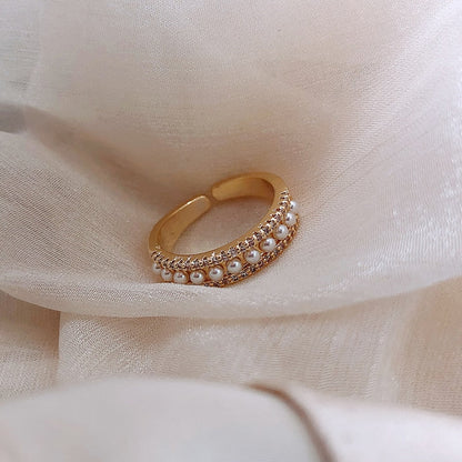 Anillo de lujo en oro y perlas