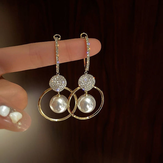 Pendientes de lujo con perlas y circonitas 