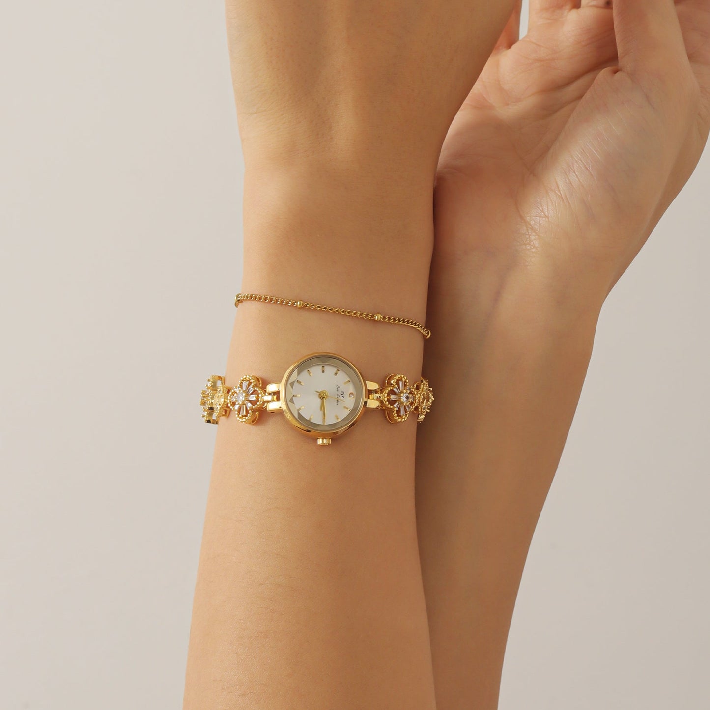 Pulsera de color dorado