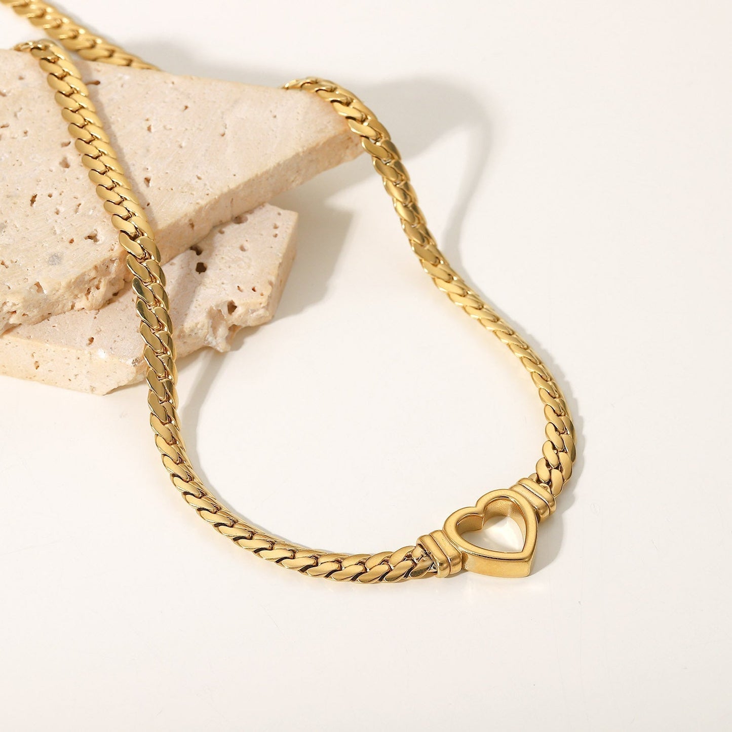 Hermoso collar de corazón