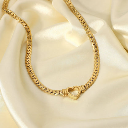 Hermoso collar de corazón