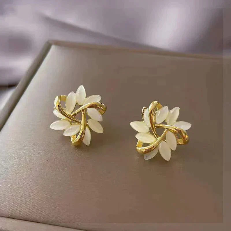 Pendientes de ópalo blanco Sonja Luxe 