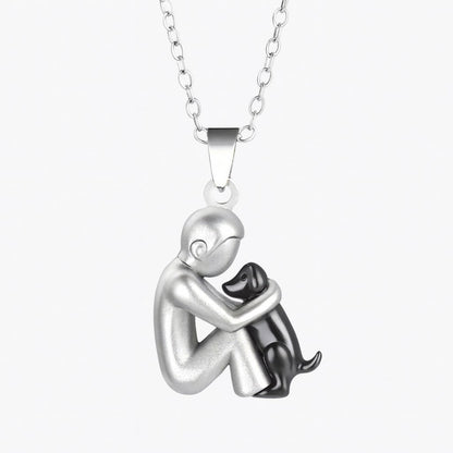 Collar con colgante de abrazo