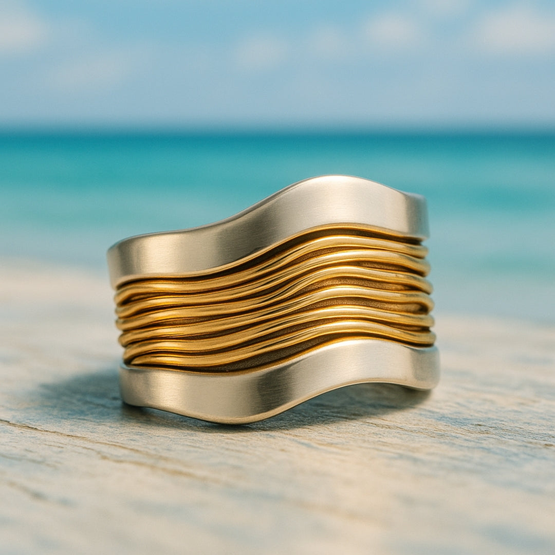 Anillo de plata con hilos dorados