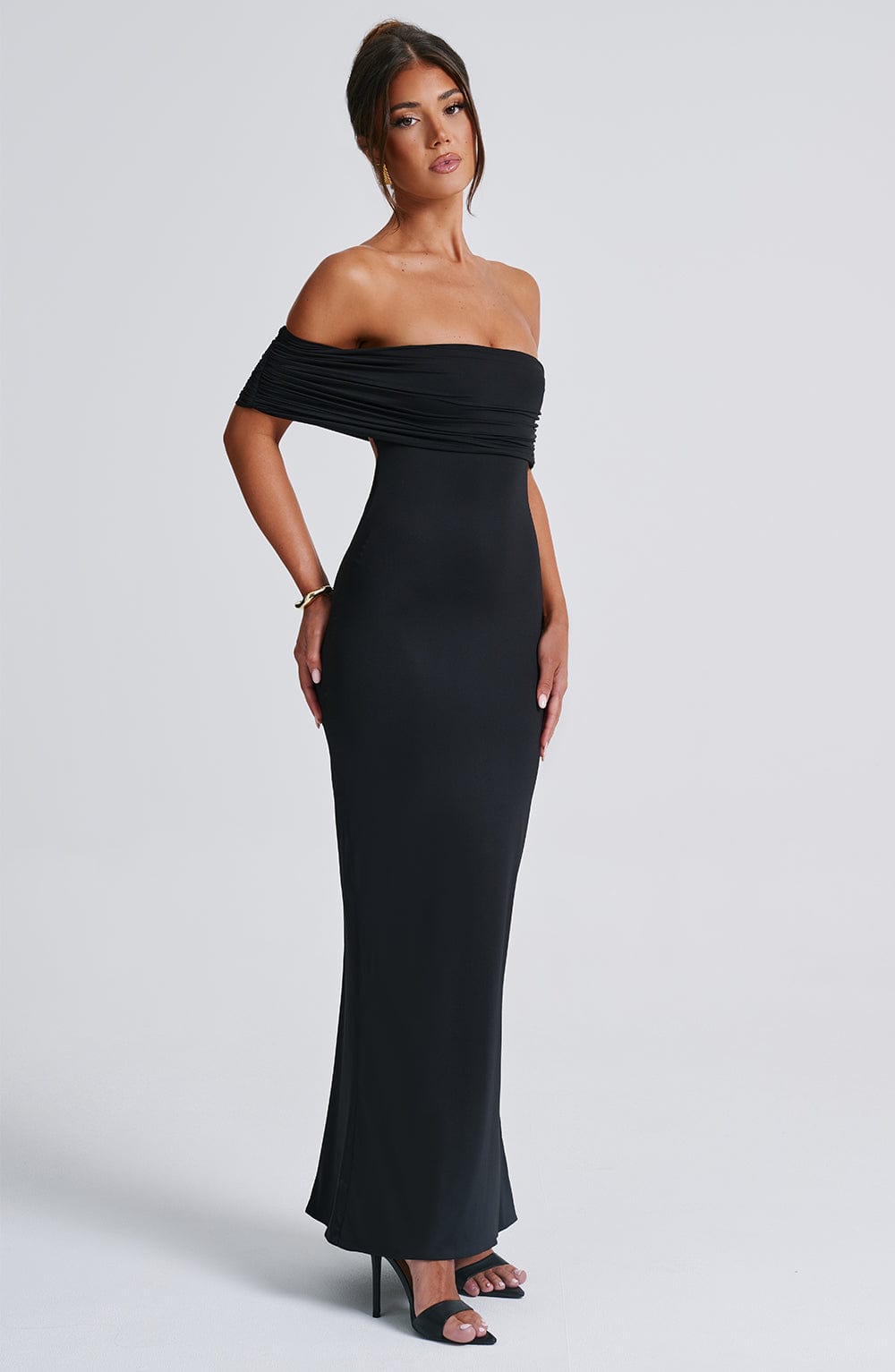 Isadora™ | Maxivestido con hombros descubiertos