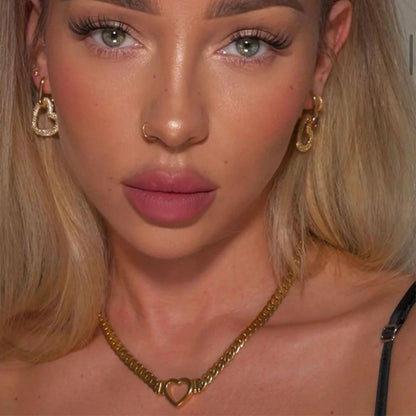 Hermoso collar de corazón
