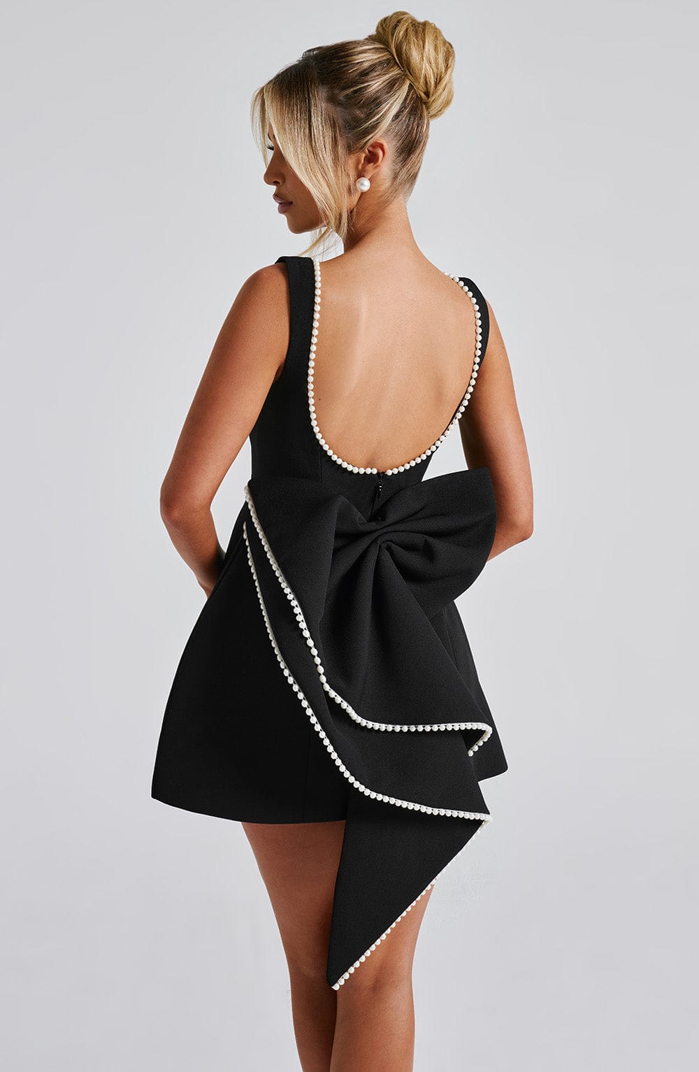 Azalea™ | Minivestido con lazo de perlas