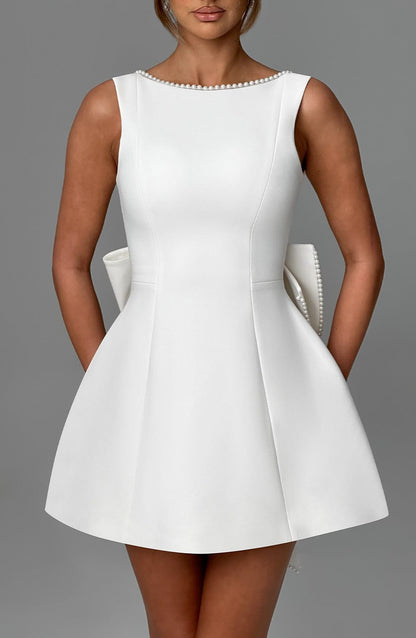 Azalea™ | Minivestido con lazo de perlas