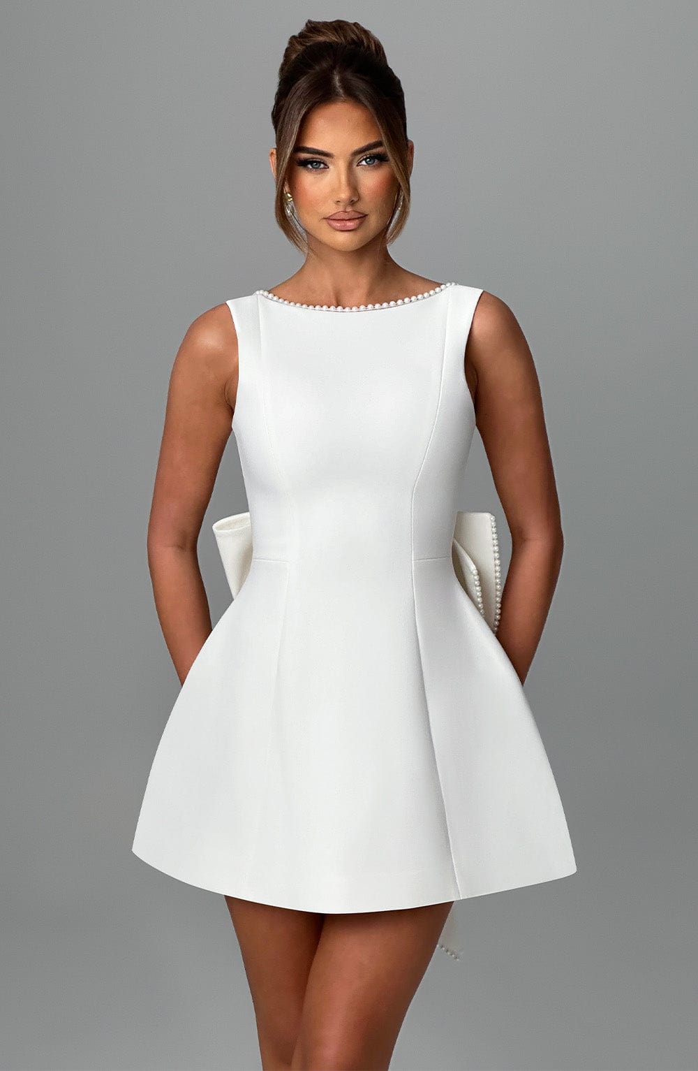 Azalea™ | Minivestido con lazo de perlas
