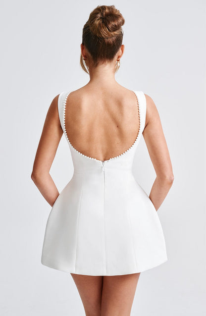 Azalea™ | Minivestido con lazo de perlas