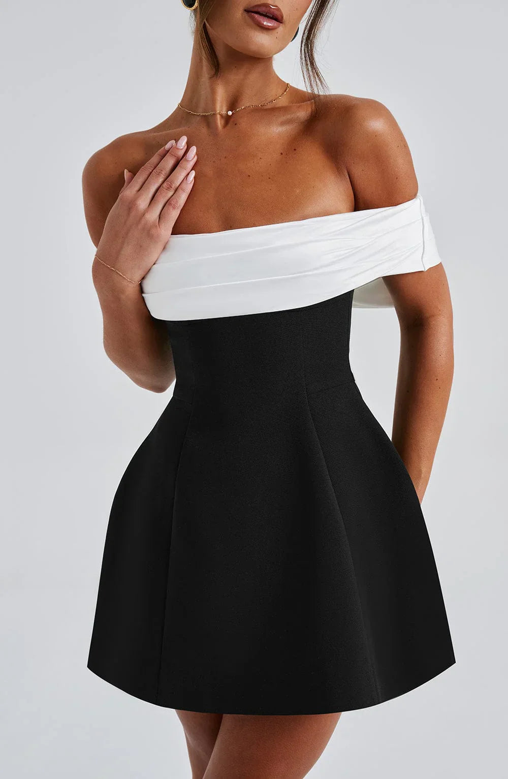 Vestido mini Noirva™ |Bloom