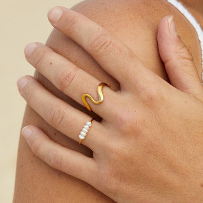 Anillo de onda dorada