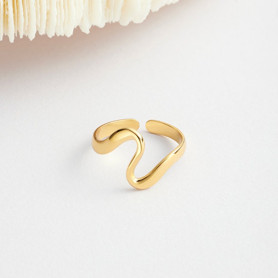 Anillo de onda dorada