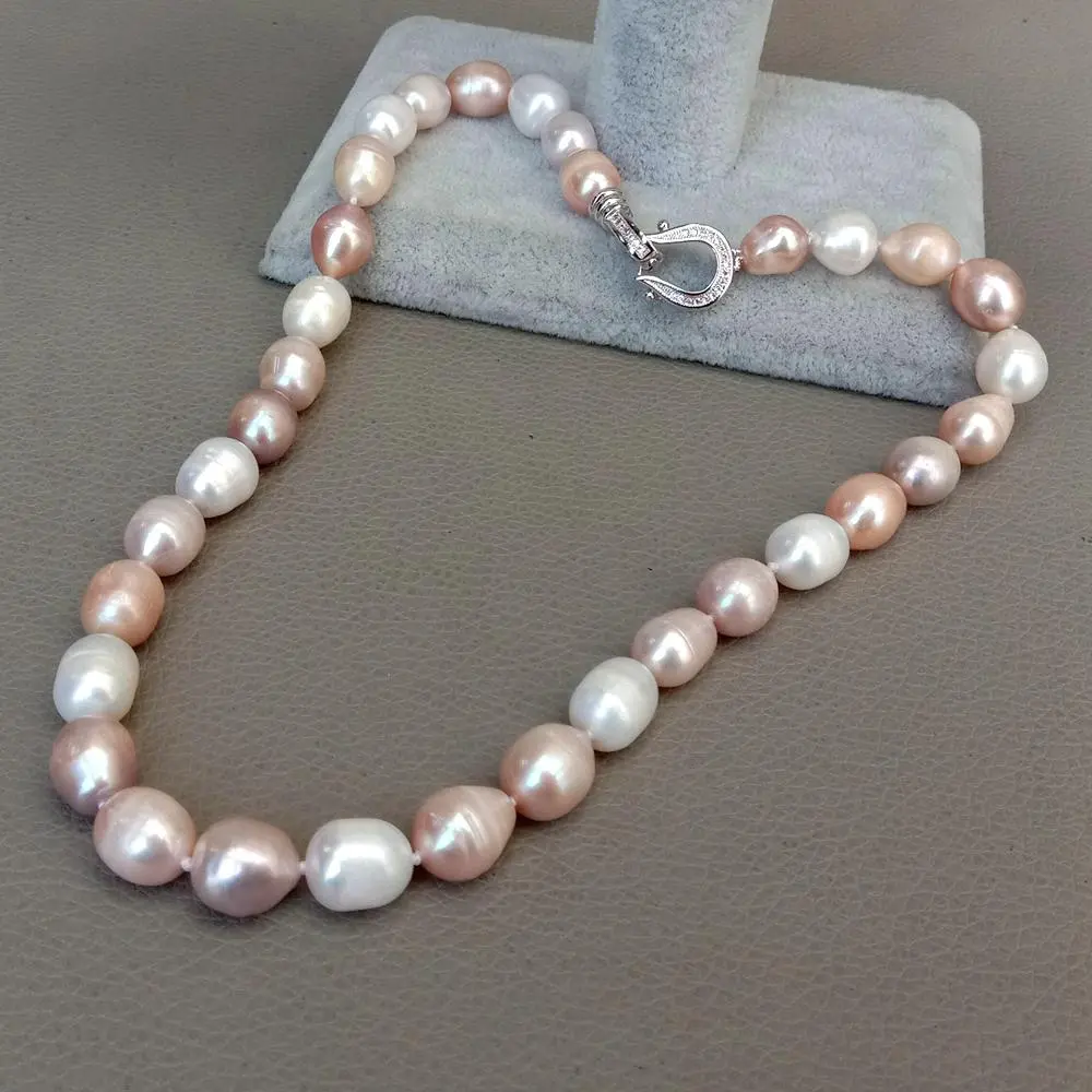Collar con perlas de colores 