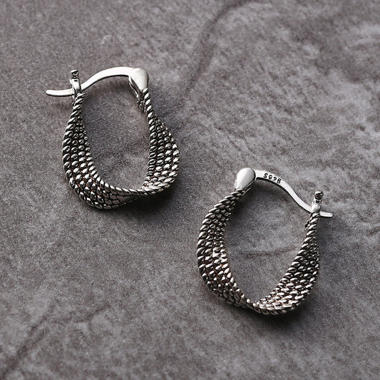 Pendientes elegantes de plata asimétricos 