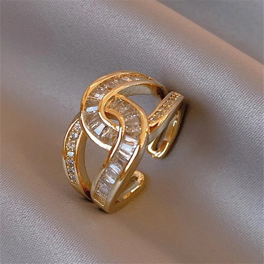 Anillo anudado elegante 