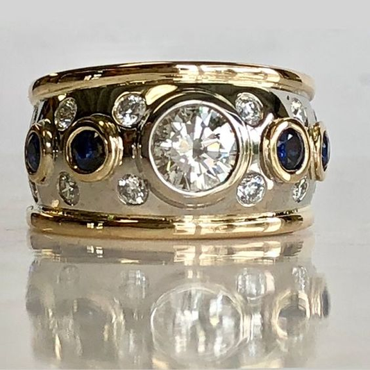 Anillo vintage de circonita con incrustaciones doradas
