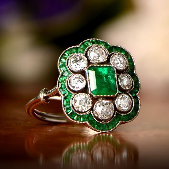 Anillo de esmeralda vintage