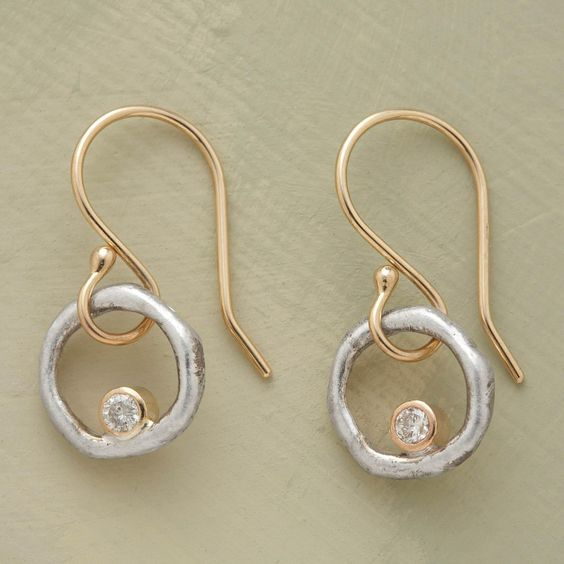 Pendientes vintage de circonitas doradas y plateadas 