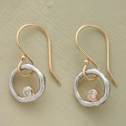Pendientes vintage de circonitas doradas y plateadas 