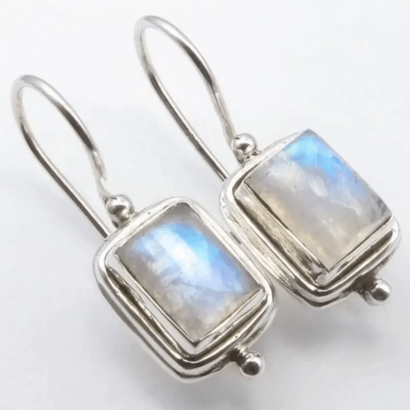 Pendientes vintage con piedra lunar cuadrada 