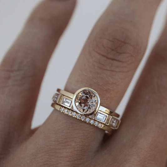 Anillo elegante con cristal en oro 