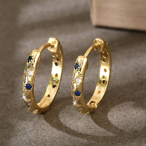 Pendientes vintage dorados y brillantes