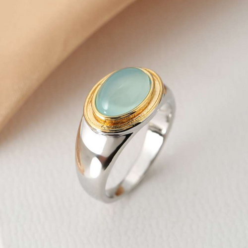 Anillo de oro vintage con piedra lunar verde 