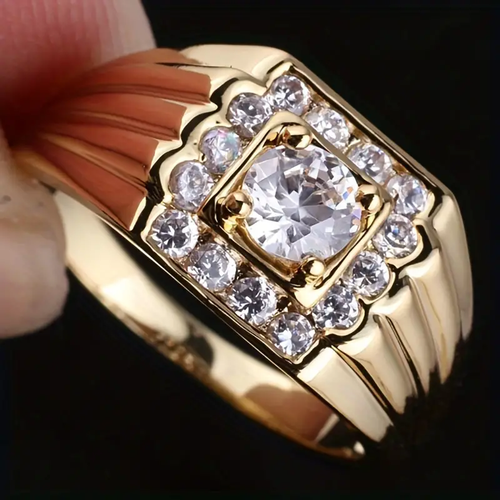 Anillo vintage de oro con capas de circonitas. 