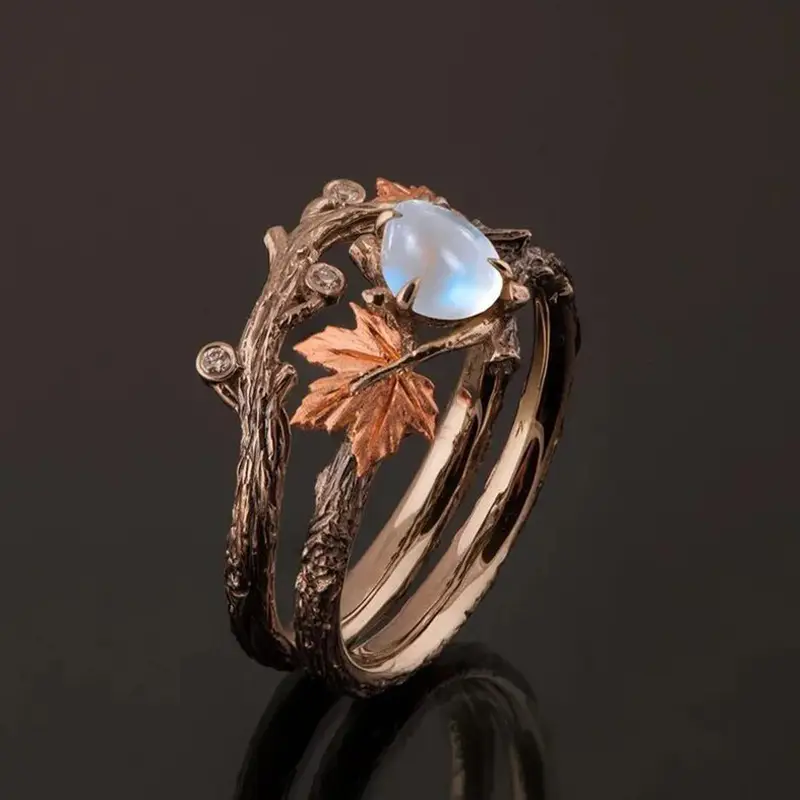 Anillo de piedra lunar natural