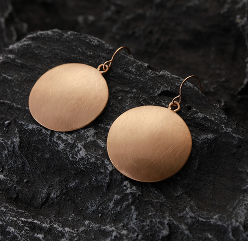 Pendientes vintage de oro con placa 