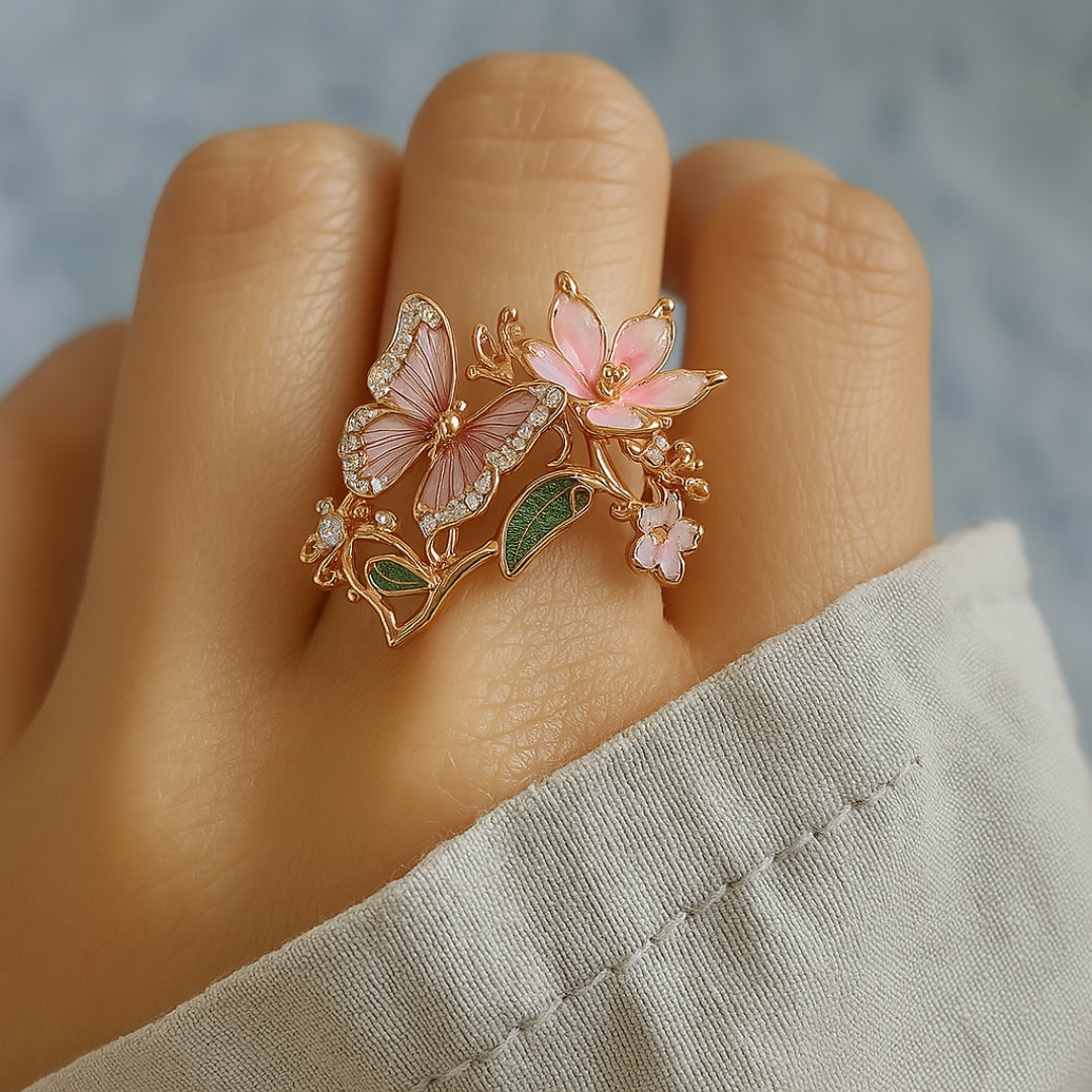 Anillo de circonita con mariposa brillante natural