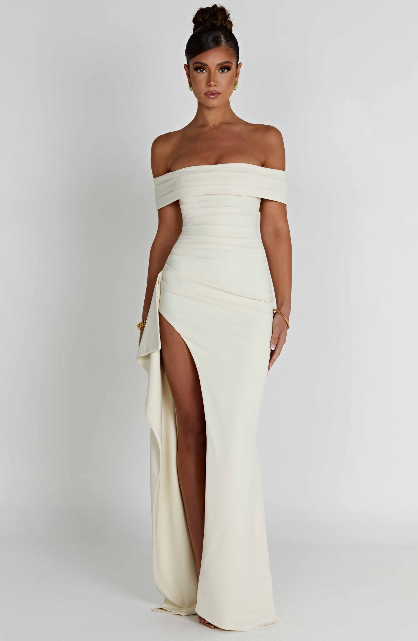 Renata™ | Vestido largo con cuello halter 
