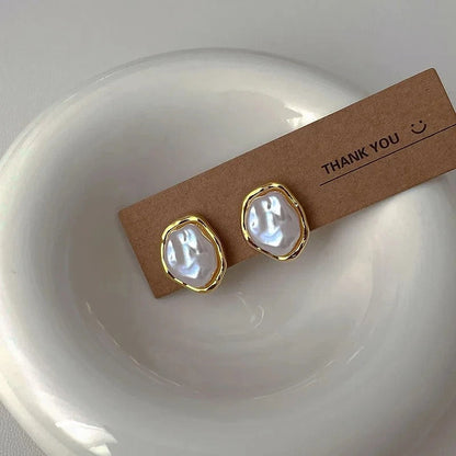 Elegantes pendientes de perlas de Carmen 